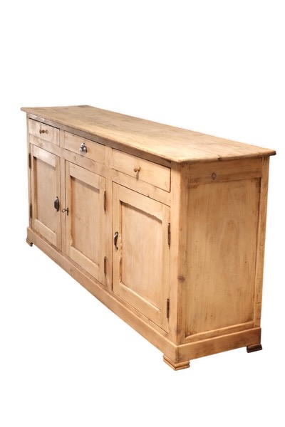 enfilade etroite ancienne en bois brut clair style meuble de metier